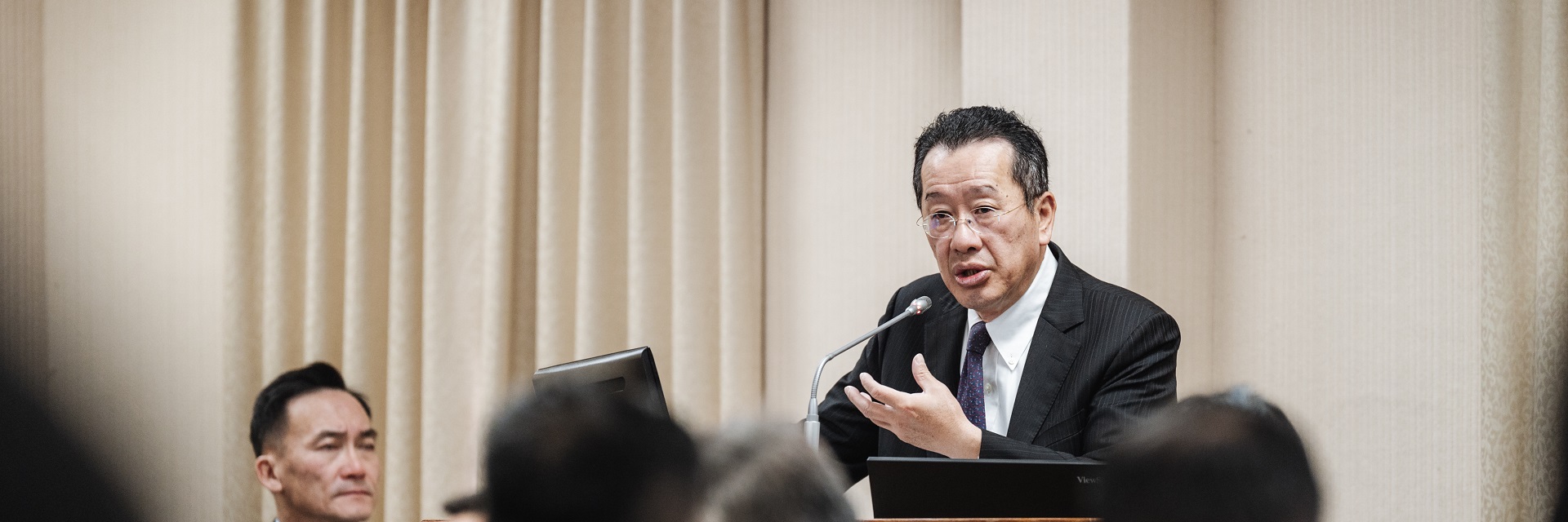 輪播圖-顧部長立院施政報告　提交《四年期國防總檢討》